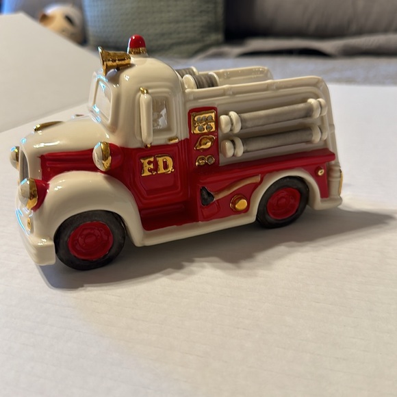 Lenox Fire Truck Bank. new - Picture 3 of 8